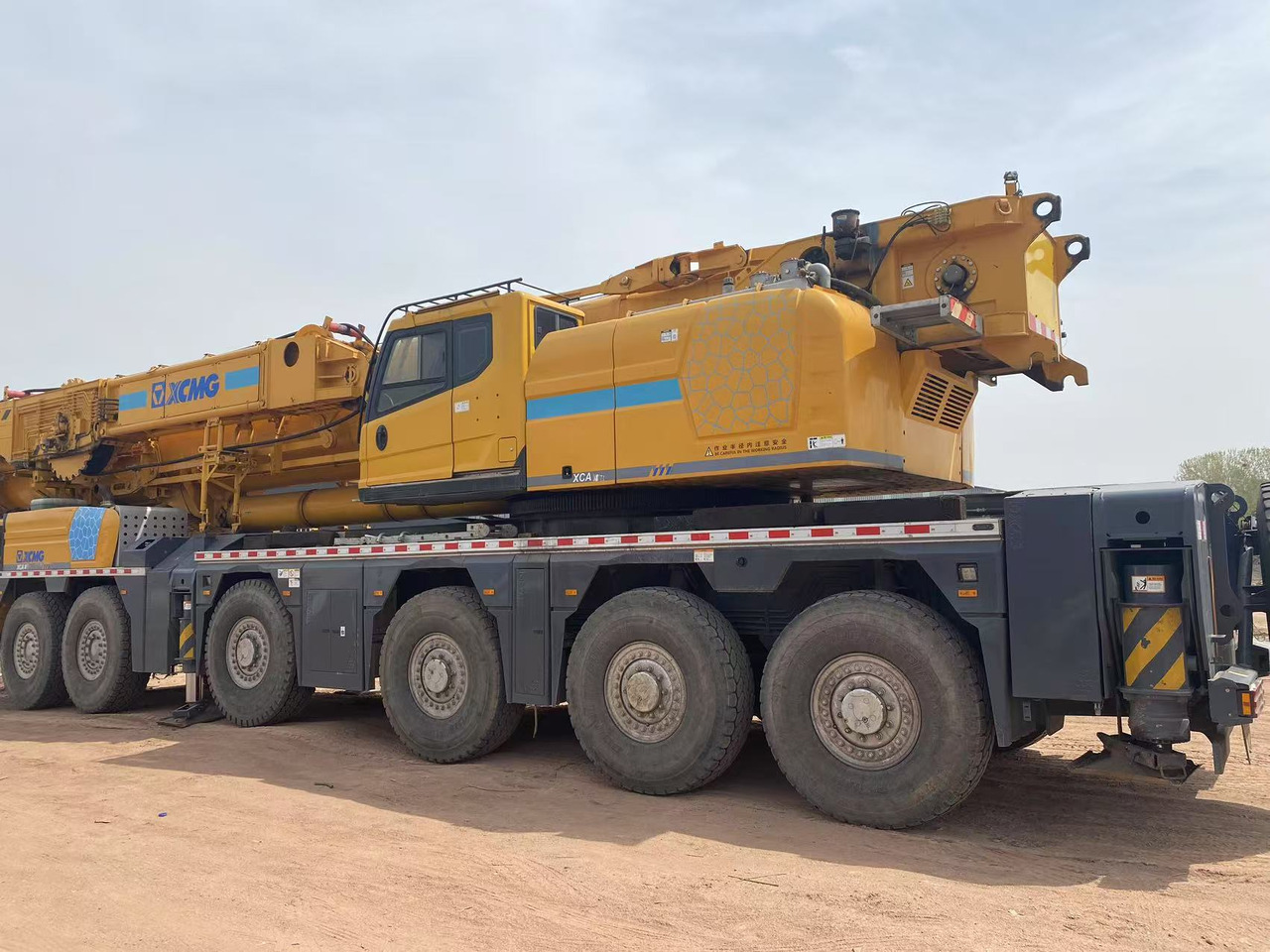 XCMG Official Used All Terrain Crane XCA300-1 300 Ton Mobile Crane Price - Grue tout-terrain: photos 3 XCMG Official Used All Terrain Crane XCA300-1 300 Ton Mobile Crane Price - Grue tout-terrain: photos 3