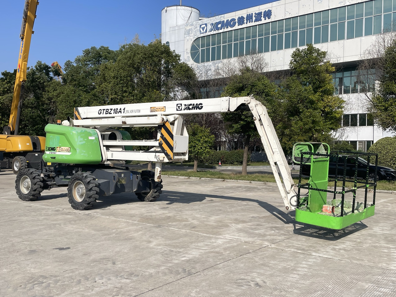XCMG Official Used Towable Cherry Picker GTBZ18A1 18 Meters Aerial Work Platforms Best Sale - Nacelle articulée: photos 5 XCMG Official Used Towable Cherry Picker GTBZ18A1 18 Meters Aerial Work Platforms Best Sale - Nacelle articulée: photos 5