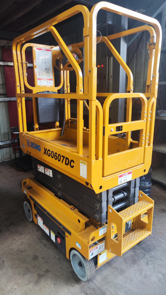 XCMG XG0607DC 6m diesel wheeled scissor lift for sale - Nacelle ciseaux: photos 3 XCMG XG0607DC 6m diesel wheeled scissor lift for sale - Nacelle ciseaux: photos 3