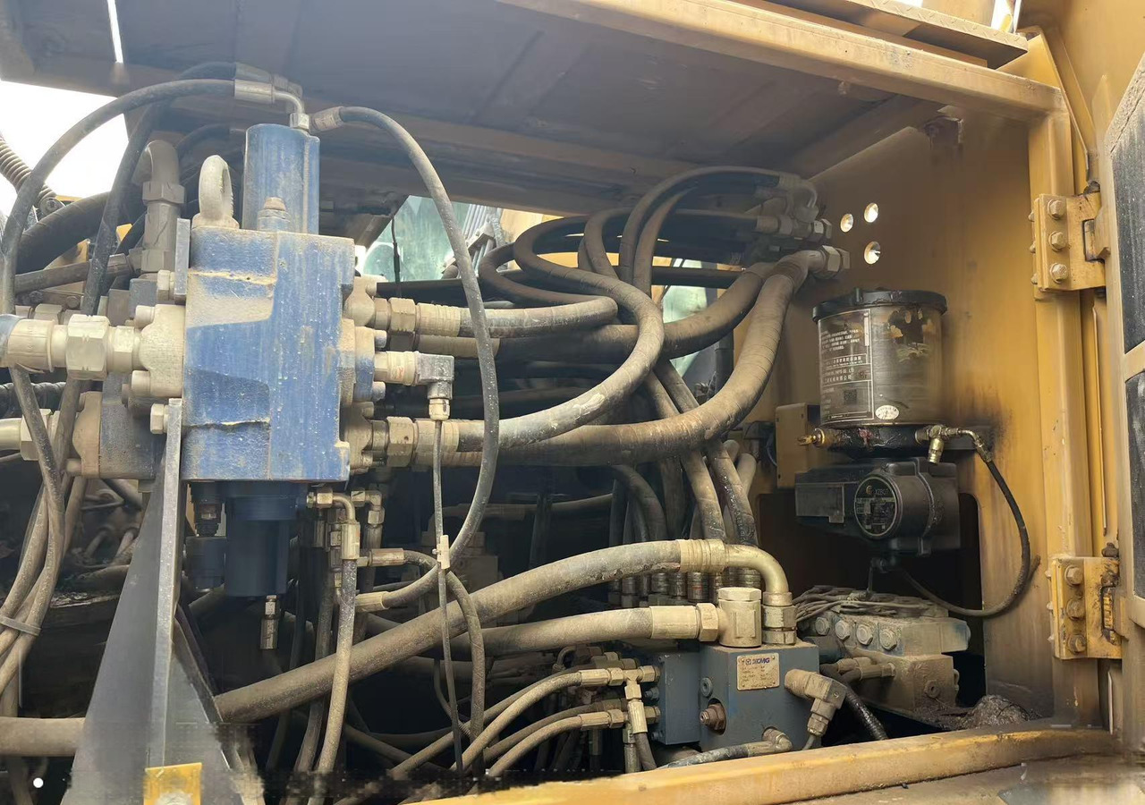 XCMG XR180D used rotary drilling rig machine for sale - Foreuse: photos 3 XCMG XR180D used rotary drilling rig machine for sale - Foreuse: photos 3