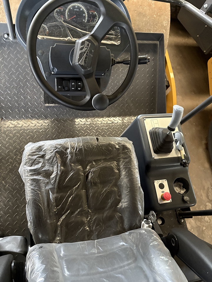 XCMG XS123 12ton used hydraulic road roller price - Rouleau compresseur: photos 4 XCMG XS123 12ton used hydraulic road roller price - Rouleau compresseur: photos 4