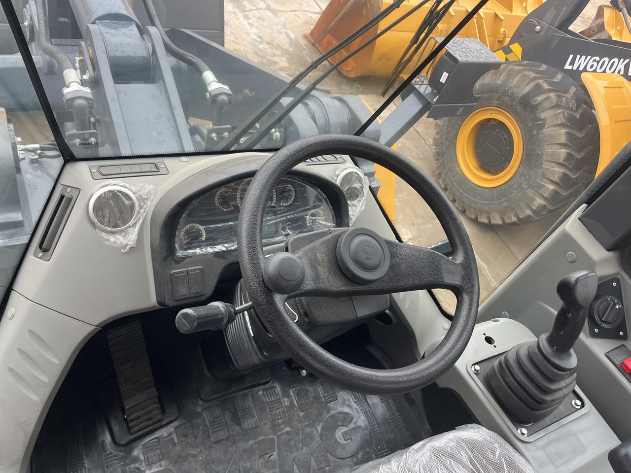 XCMG hot sale 5ton used wheel loader Zl50gv price - Chargeuse sur pneus: photos 3 XCMG hot sale 5ton used wheel loader Zl50gv price - Chargeuse sur pneus: photos 3