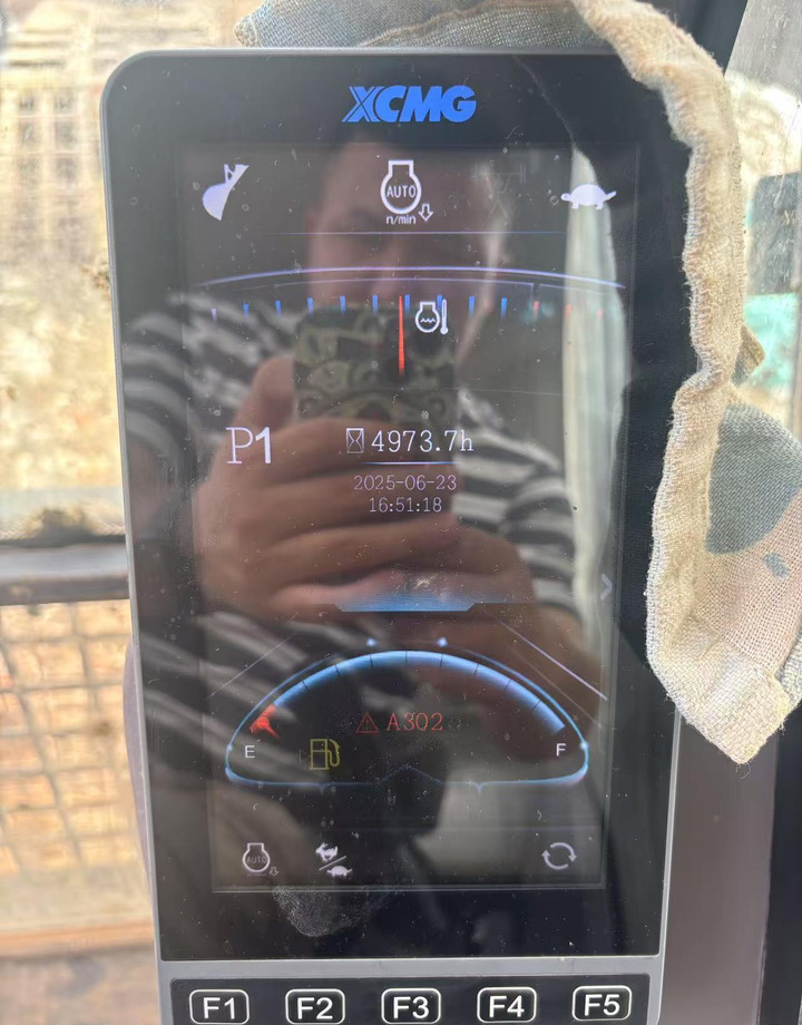 XCMG official large hydraulic excavator 50ton used price - Pelle sur chenille: photos 3 XCMG official large hydraulic excavator 50ton used price - Pelle sur chenille: photos 3