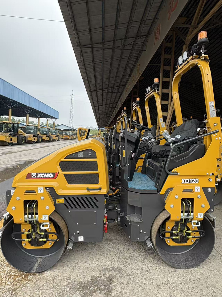 XCMG small XD120 Double Drum Vibratory Road Roller - Mini compacteur: photos 2 XCMG small XD120 Double Drum Vibratory Road Roller - Mini compacteur: photos 2