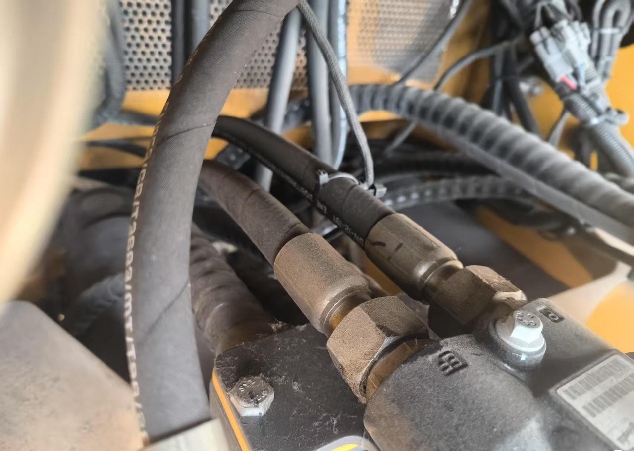 XCMG used XS365IV 36 Ton Vibratory Roller Compacator single drum price - Rouleau compresseur: photos 2 XCMG used XS365IV 36 Ton Vibratory Roller Compacator single drum price - Rouleau compresseur: photos 2