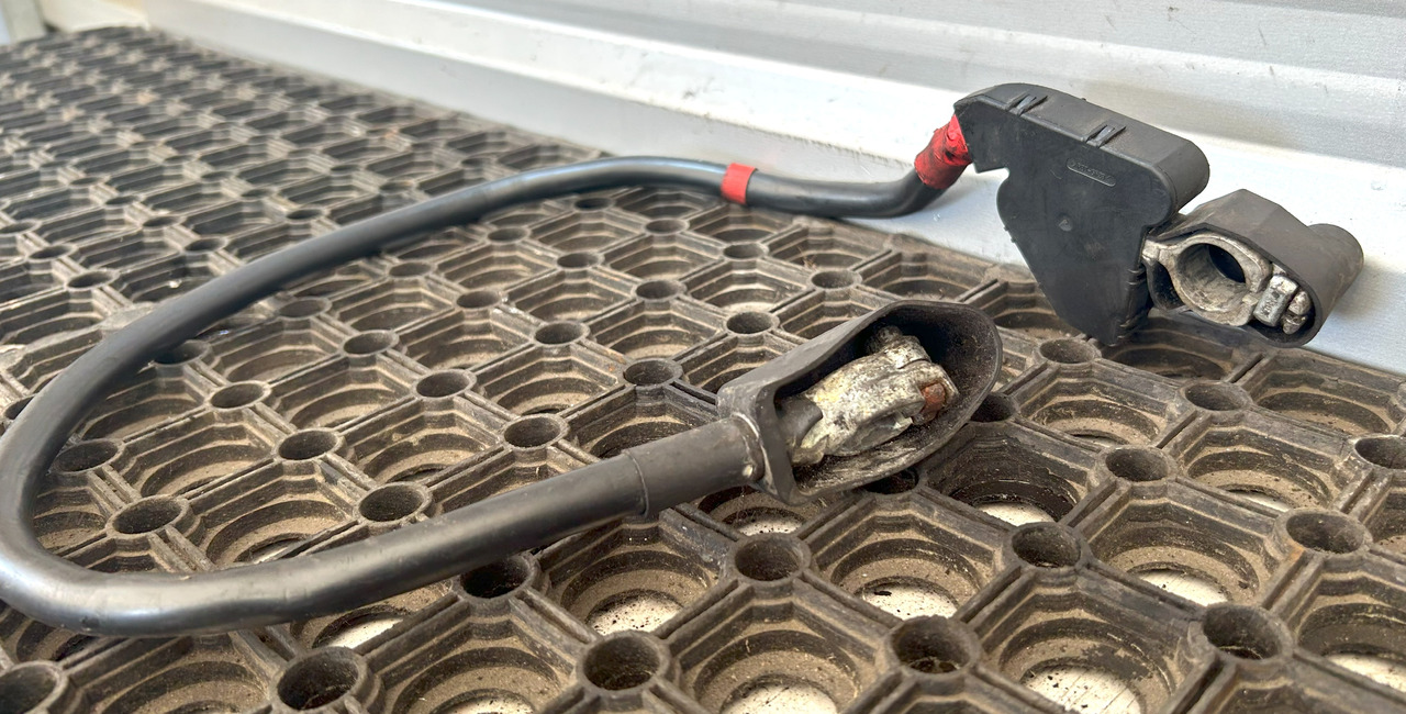 DAF BEM ECU CLAMP CONNECTOR - Capteur: photos 2 DAF BEM ECU CLAMP CONNECTOR - Capteur: photos 2