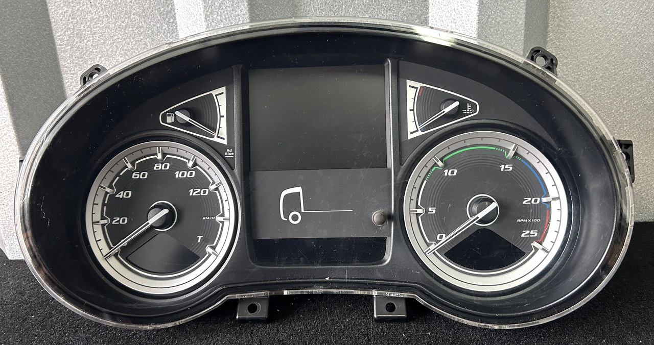 DAF DAF XF 106 CLOCK COUNTER 2134718 - Panel de instrumentos: photos 1 DAF DAF XF 106 CLOCK COUNTER 2134718 - Panel de instrumentos: photos 1