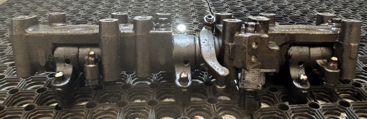 DAF VALVE LEVER ARMS KEYBOARD MX XF 480 - Valve: photos 3 DAF VALVE LEVER ARMS KEYBOARD MX XF 480 - Valve: photos 3