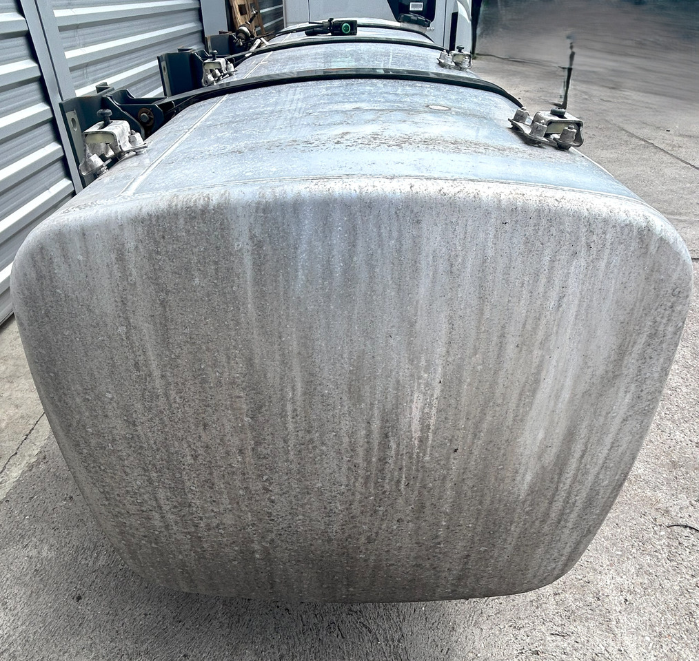 DAF XF 106 480 845L 2327x675x620 - Réservoir de carburant pour Camion: photos 5 DAF XF 106 480 845L 2327x675x620 - Réservoir de carburant pour Camion: photos 5