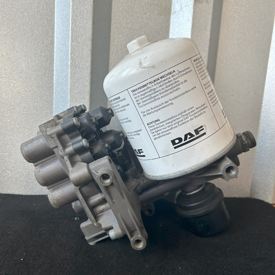 DAF XF 106 480 APU KIT ZEL2100 2027747 ( ELA1000 + AE6000) - Valve de frein: photos 1 DAF XF 106 480 APU KIT ZEL2100 2027747 ( ELA1000 + AE6000) - Valve de frein: photos 1