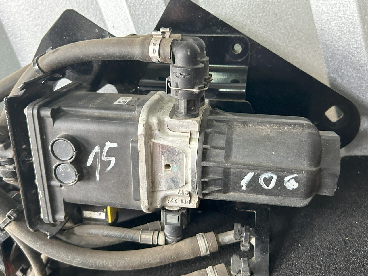 DAF XF 106 ADBLUE KIT - Système d'échappement: photos 2 DAF XF 106 ADBLUE KIT - Système d'échappement: photos 2