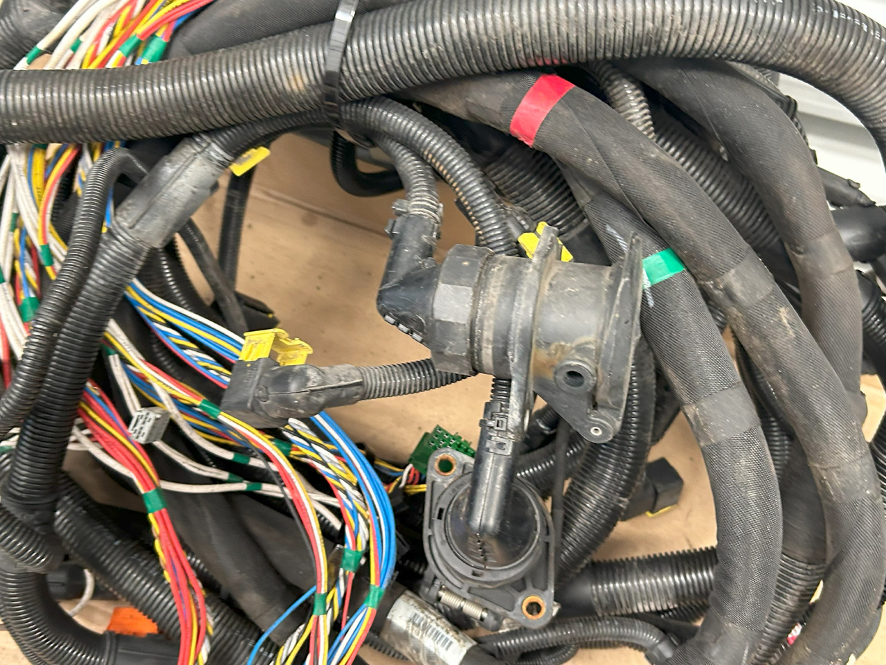 DAF XF 106 CHASSIS MAIN ELECTRICAL HARNESS - Câble/ Fil: photos 3 DAF XF 106 CHASSIS MAIN ELECTRICAL HARNESS - Câble/ Fil: photos 3
