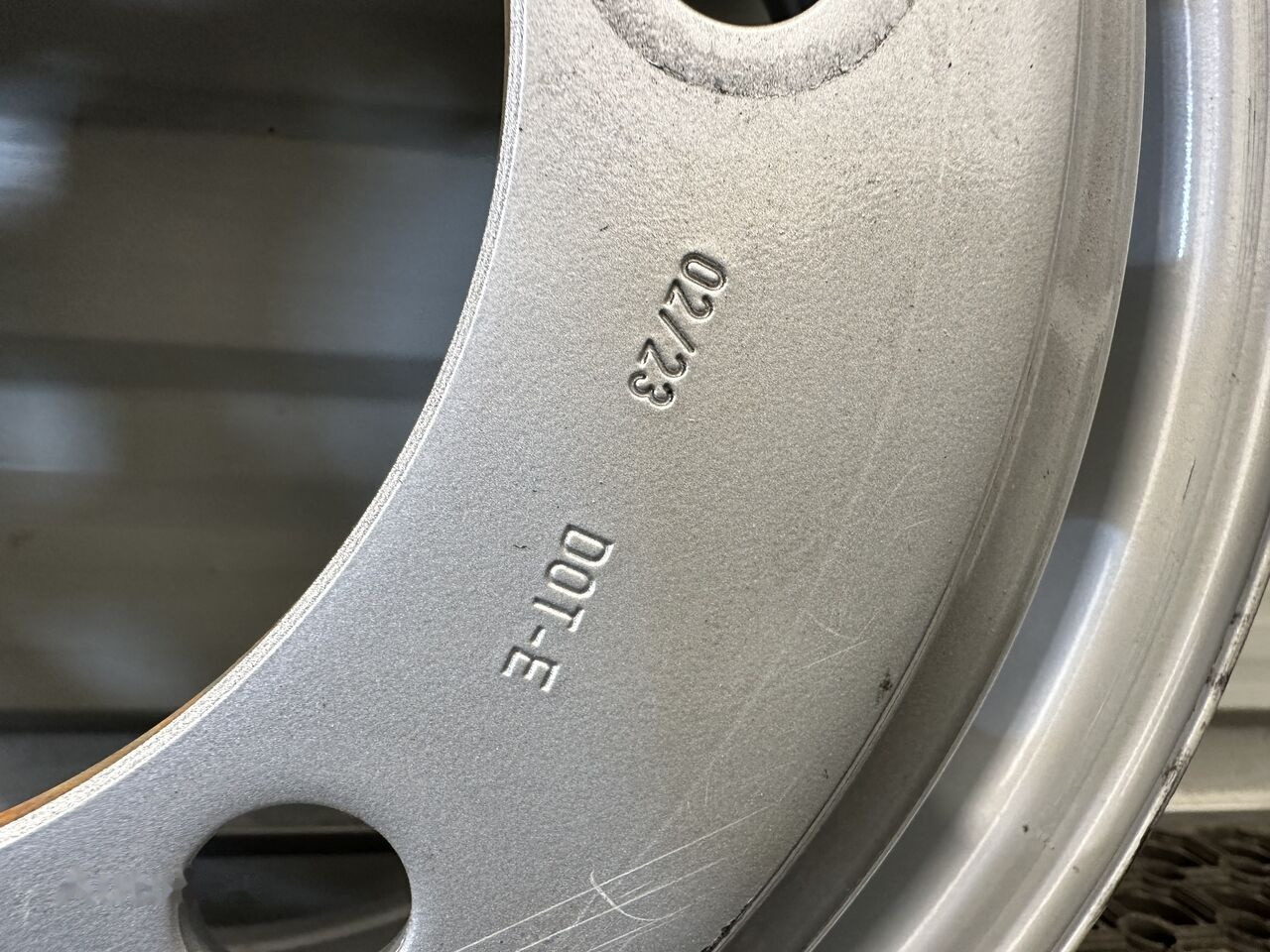 IVECO 6x205 16 IVECO DAILY - Jante pour Camion: photos 4 IVECO 6x205 16 IVECO DAILY - Jante pour Camion: photos 4