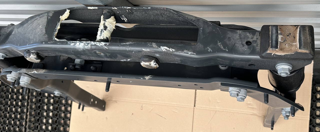 IVECO CABIN SUSPENSION REAR WITH SHOCK ABSORBERS S-WAY BRAND NEW - Suspension de cabine: photos 1 IVECO CABIN SUSPENSION REAR WITH SHOCK ABSORBERS S-WAY BRAND NEW - Suspension de cabine: photos 1