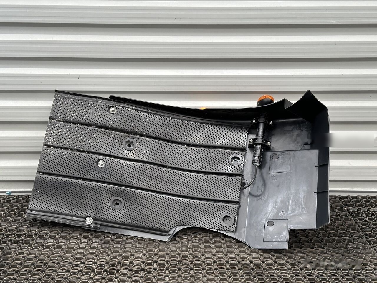 IVECO EUROCARGO 5801551254 IVECO 5801551254 R - Aile pour Camion: photos 4 IVECO EUROCARGO 5801551254 IVECO 5801551254 R - Aile pour Camion: photos 4