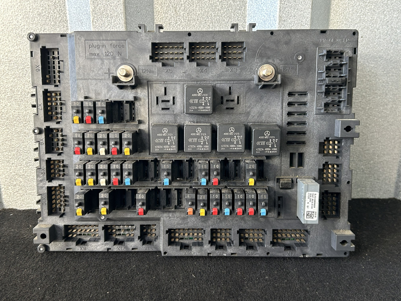 MERCEDES ACTROS MP4 A FUSE MODULE SAM - Fusible: photos 1 MERCEDES ACTROS MP4 A FUSE MODULE SAM - Fusible: photos 1
