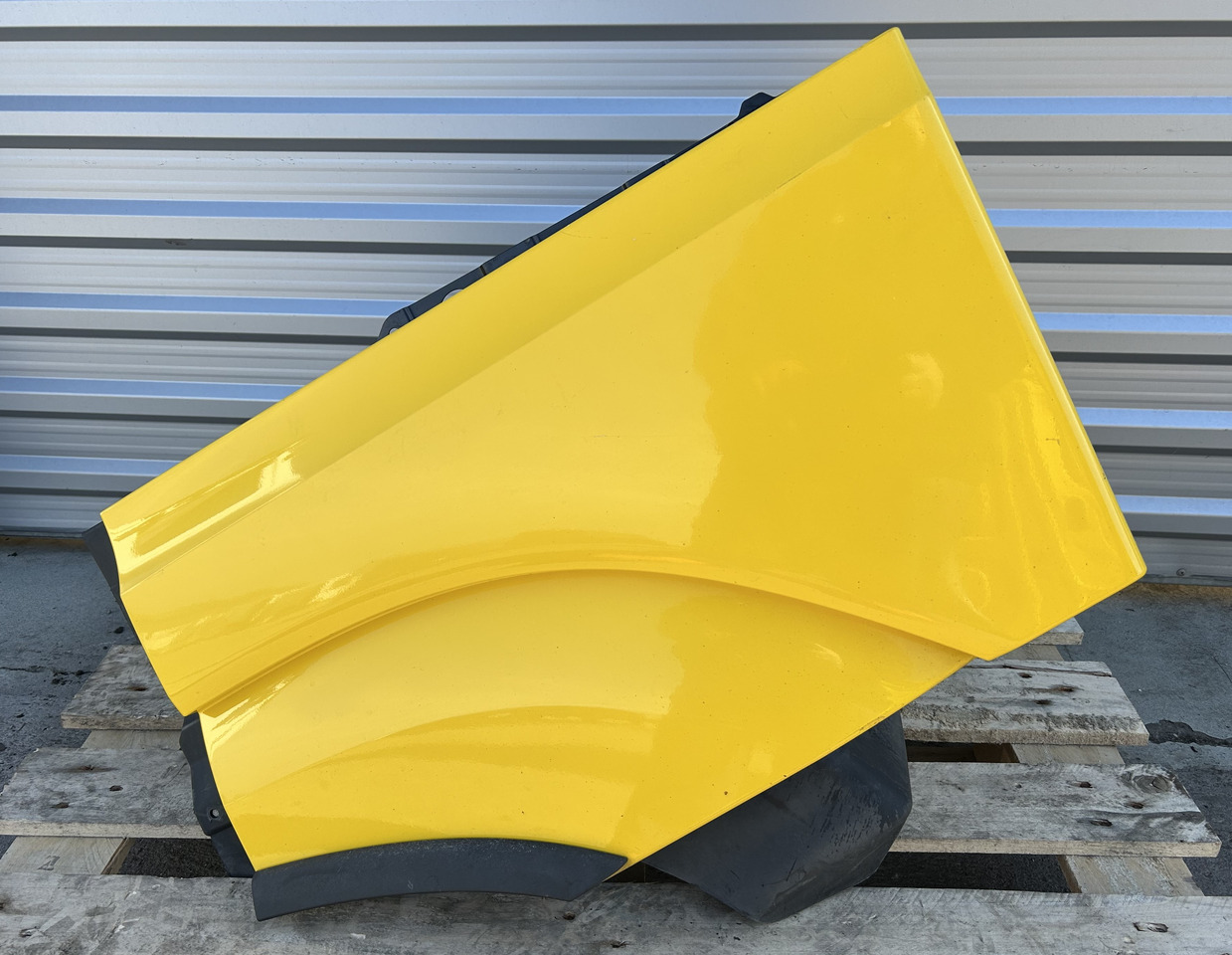 MERCEDES ACTROS MP5 STORAGE COMPARTMENT EXTENSION OF THE STEPS LEFT - Pièce universelle: photos 1 MERCEDES ACTROS MP5 STORAGE COMPARTMENT EXTENSION OF THE STEPS LEFT - Pièce universelle: photos 1