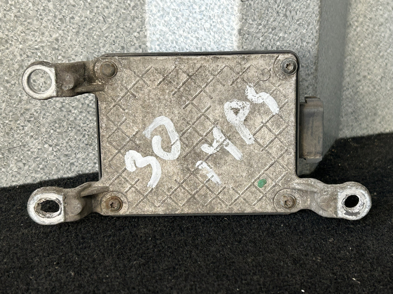 MERCEDES-BENZ RADAR DISTRONIC ACTROS MP4 - Bloc de gestion: photos 4 MERCEDES-BENZ RADAR DISTRONIC ACTROS MP4 - Bloc de gestion: photos 4