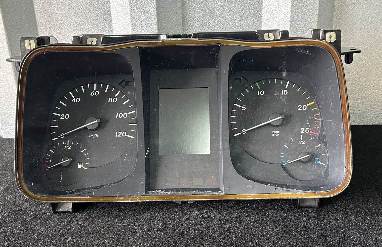 MERCEDES COUNTER ACTROS MP4 A0084466921 - Panel de instrumentos: photos 1 MERCEDES COUNTER ACTROS MP4 A0084466921 - Panel de instrumentos: photos 1