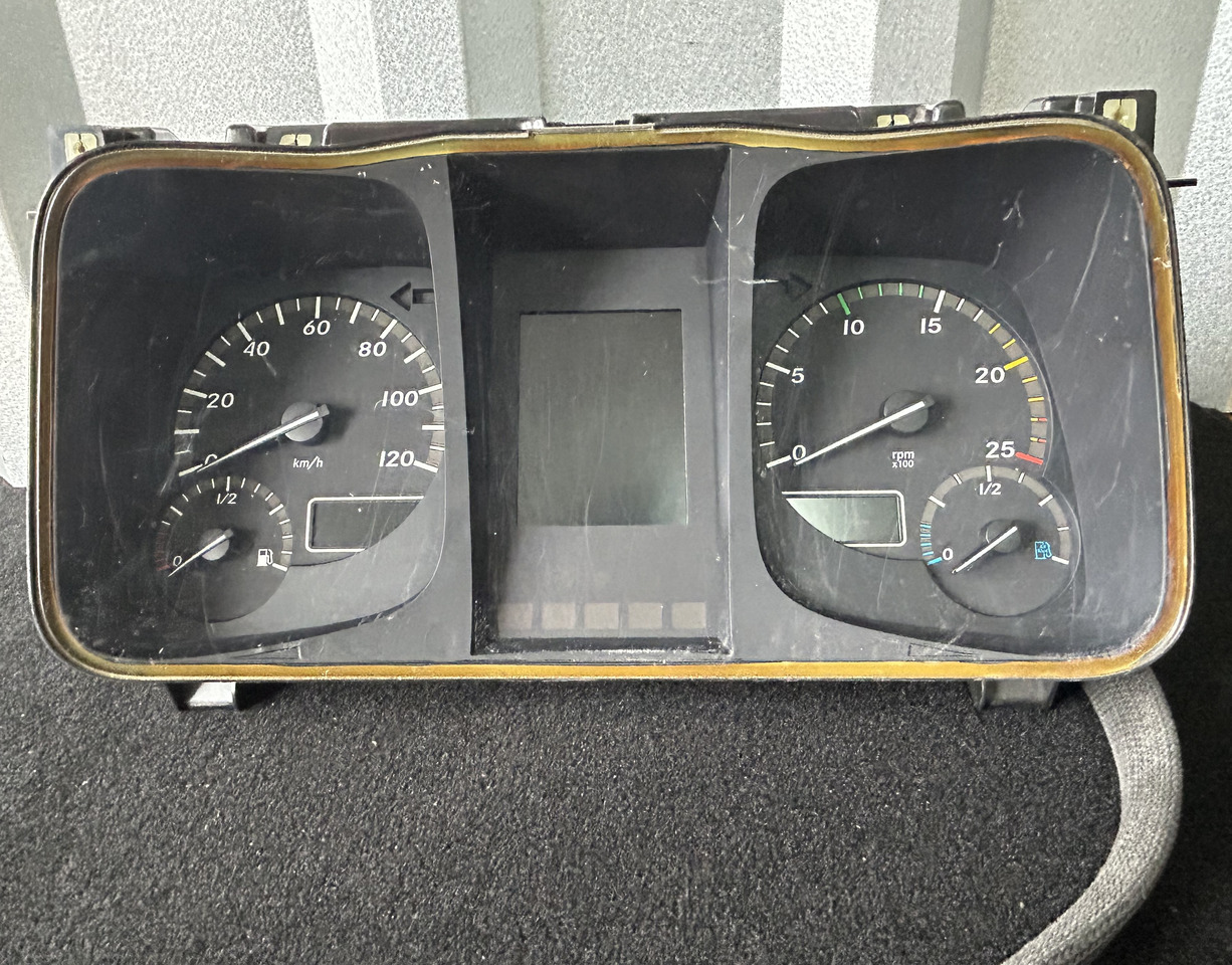 MERCEDES COUNTER ACTROS MP4 A0084468424 - Panel de instrumentos: photos 1 MERCEDES COUNTER ACTROS MP4 A0084468424 - Panel de instrumentos: photos 1