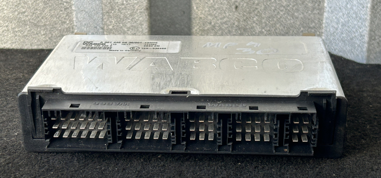 MERCEDES EBS CONTROLLER ACTROS MP4 - Bloc de gestion: photos 4 MERCEDES EBS CONTROLLER ACTROS MP4 - Bloc de gestion: photos 4