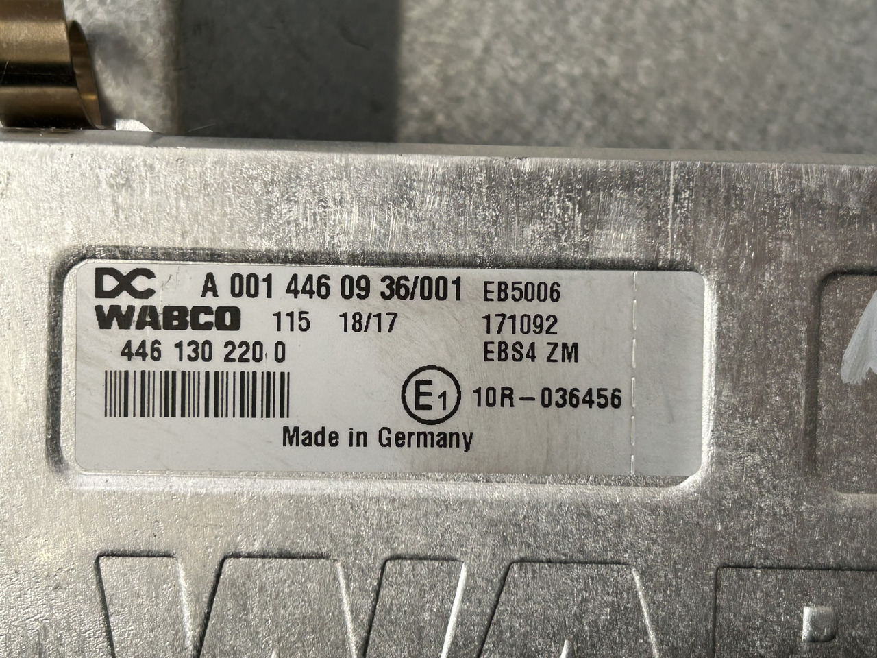 MERCEDES EBS CONTROLLER ACTROS MP4 - Bloc de gestion: photos 2 MERCEDES EBS CONTROLLER ACTROS MP4 - Bloc de gestion: photos 2