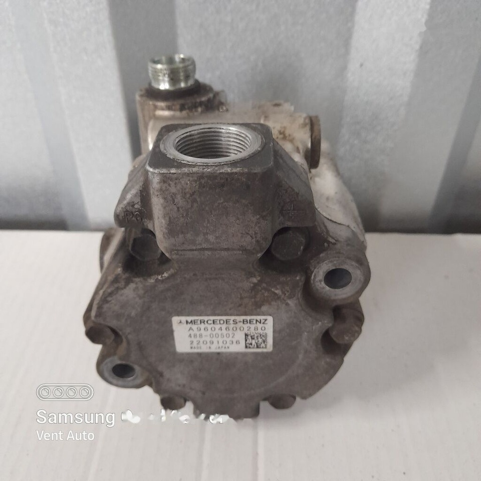 Mercedes-Benz A9604600280 Mercedes-Benz ACTROS MP4 A9604600280 truck - Pompe de support pour Camion: photos 4 Mercedes-Benz A9604600280 Mercedes-Benz ACTROS MP4 A9604600280 truck - Pompe de support pour Camion: photos 4