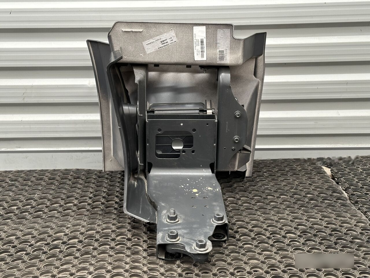 Mercedes-Benz ACTROS MP4 A9606662903 Mercedes-Benz A9606662903 - Marchepied pour Camion: photos 2 Mercedes-Benz ACTROS MP4 A9606662903 Mercedes-Benz A9606662903 - Marchepied pour Camion: photos 2