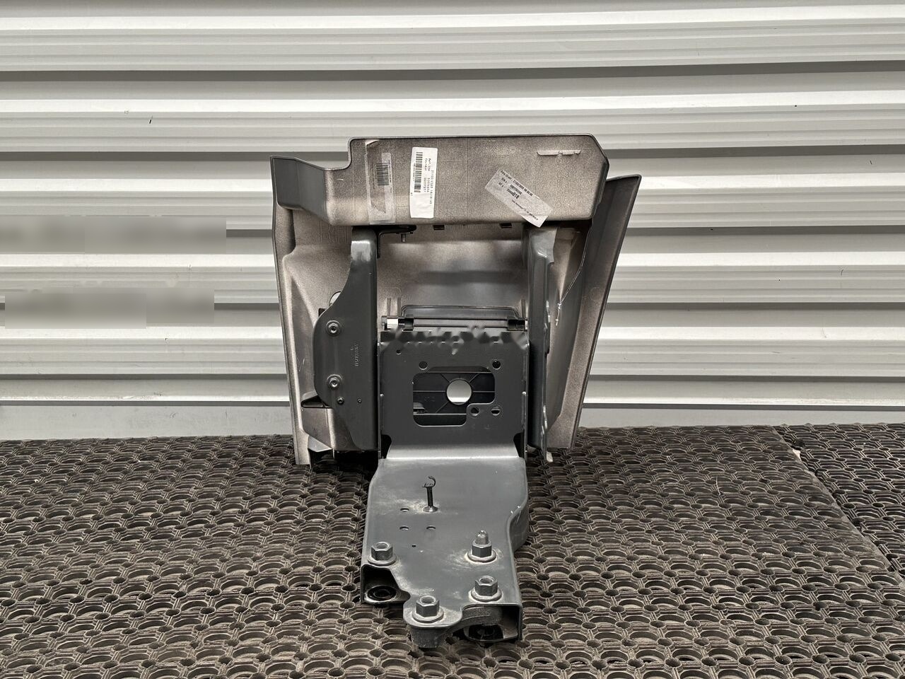 Mercedes-Benz ACTROS MP4 A9606663303 Mercedes-Benz A9606663303 - Marchepied pour Camion: photos 2 Mercedes-Benz ACTROS MP4 A9606663303 Mercedes-Benz A9606663303 - Marchepied pour Camion: photos 2