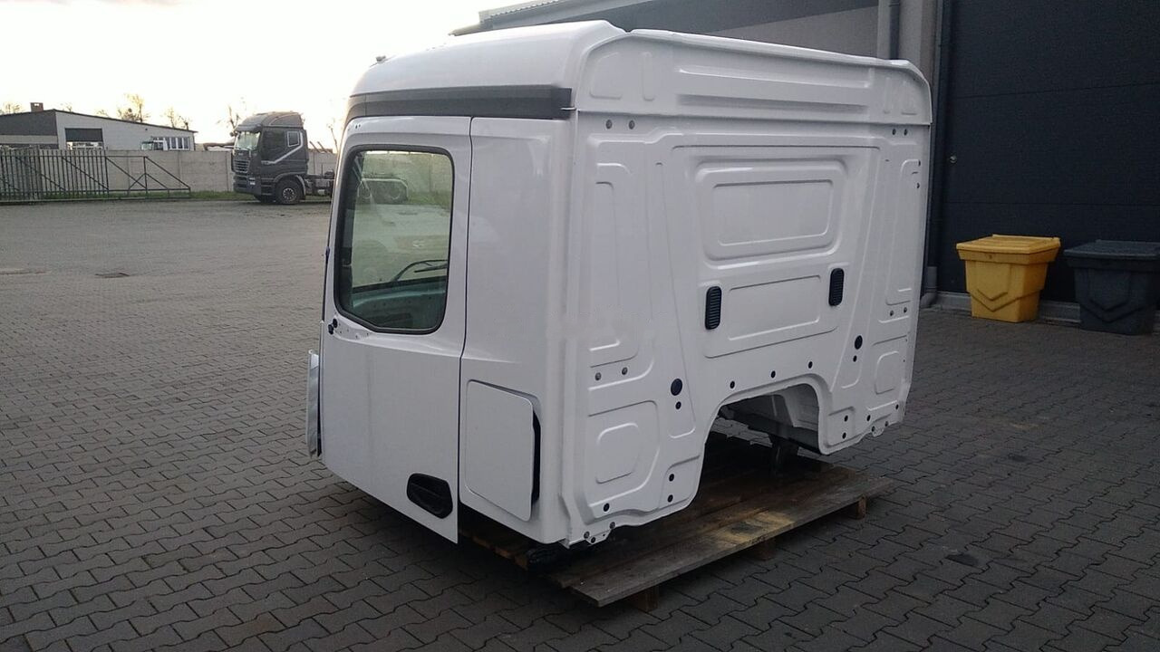 Mercedes-Benz Arocs 8x8 8x6 4x4 6x6 6x4 M Classic Space 320mm Mercedes-Benz AROCS Arocs 8x8 8x6 4x4 6x6 6x4 M Classic Space 320mm truck - Cabine pour Camion: photos 3 Mercedes-Benz Arocs 8x8 8x6 4x4 6x6 6x4 M Classic Space 320mm Mercedes-Benz AROCS Arocs 8x8 8x6 4x4 6x6 6x4 M Classic Space 320mm truck - Cabine pour Camion: photos 3