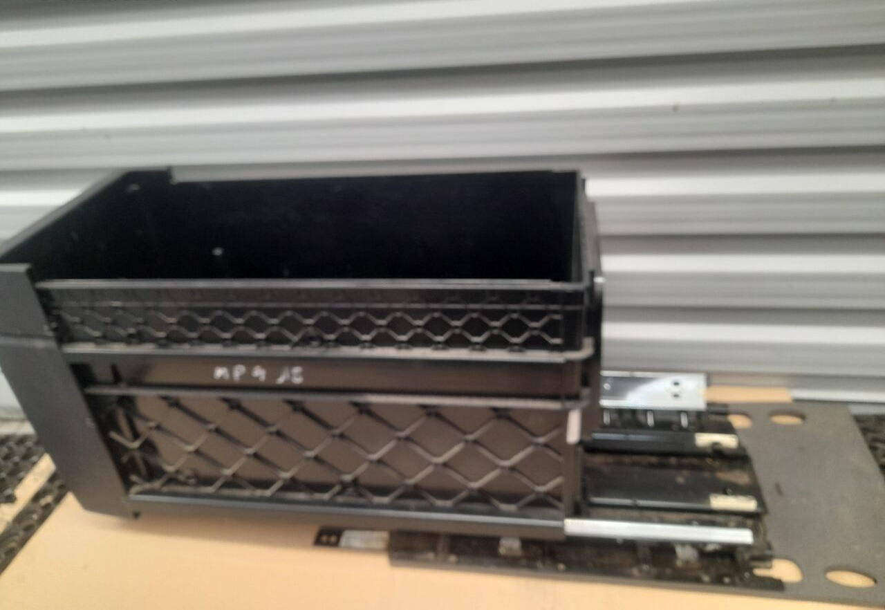 SCHOWEK, SZUFLADA Mercedes-Benz ACTROS MP4 A9608403343 truck - Cabine et intérieur pour Camion: photos 3 SCHOWEK, SZUFLADA Mercedes-Benz ACTROS MP4 A9608403343 truck - Cabine et intérieur pour Camion: photos 3