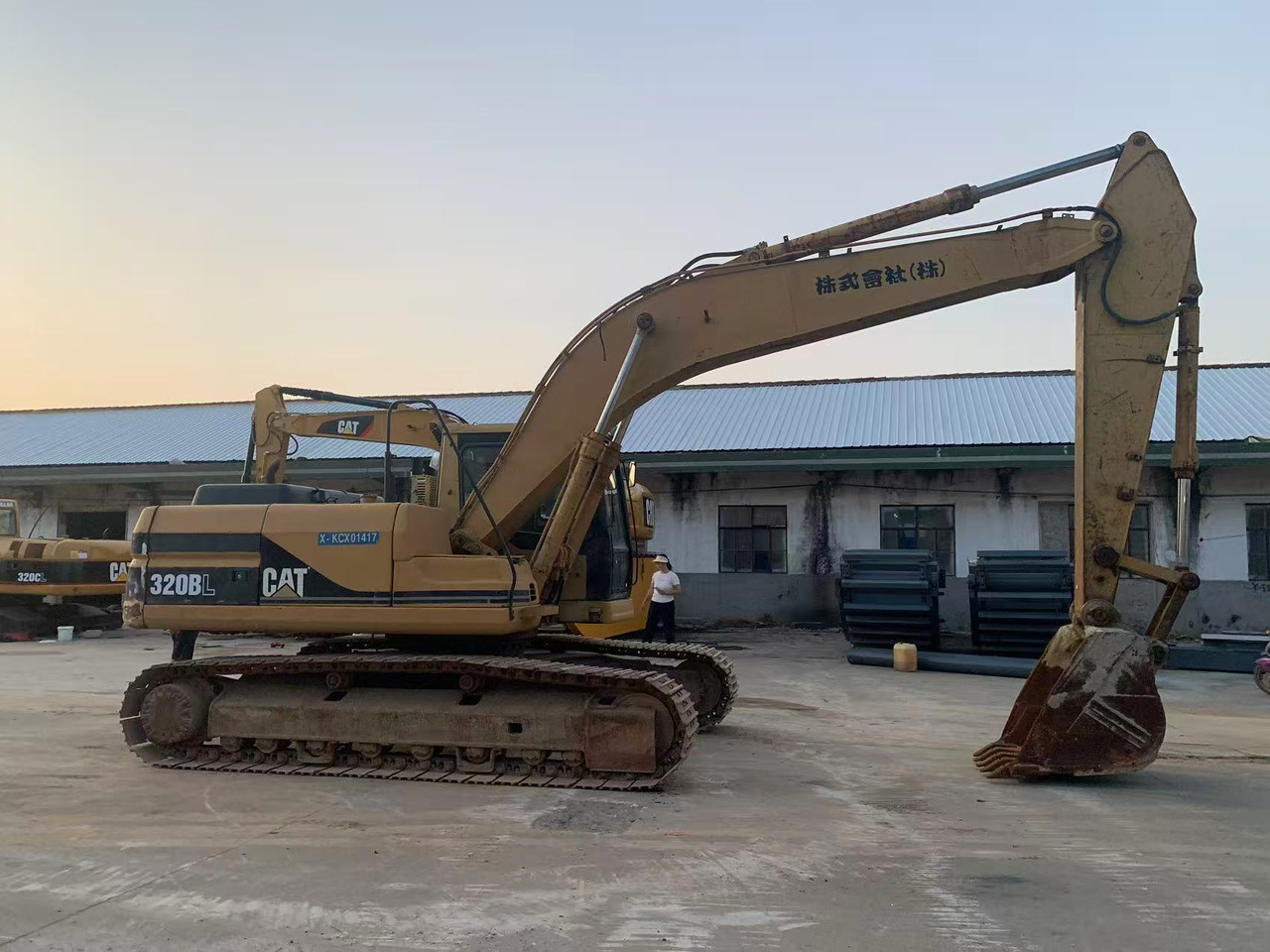 CATERPILLAR Tracked Excavator 20 ton Excavator CAT 320B, 320BL - Pelle sur chenille: photos 3 CATERPILLAR Tracked Excavator 20 ton Excavator CAT 320B, 320BL - Pelle sur chenille: photos 3