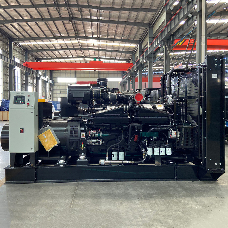 Cummins 600KVA, 700KVA, 800KVA, 1000KVA, 1200KVA Diesel Generator Set Three Phase Power - Groupe électrogène: photos 3 Cummins 600KVA, 700KVA, 800KVA, 1000KVA, 1200KVA Diesel Generator Set Three Phase Power - Groupe électrogène: photos 3