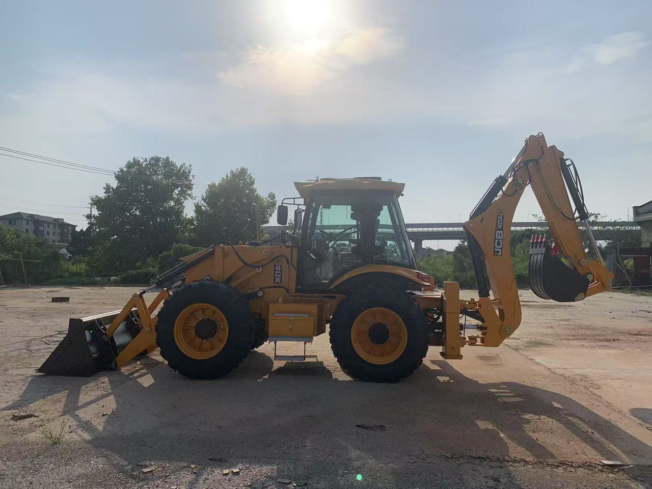 JCB 4x4 Backhoe Loader 4CX, 3CX Brand New Condition - Tractopelle: photos 1 JCB 4x4 Backhoe Loader 4CX, 3CX Brand New Condition - Tractopelle: photos 1