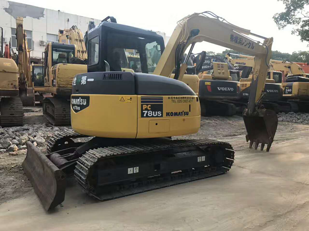 Komatsu Small Excavator PC78US Zero-tail Excavator Made in Japan - Pelle sur chenille: photos 2 Komatsu Small Excavator PC78US Zero-tail Excavator Made in Japan - Pelle sur chenille: photos 2