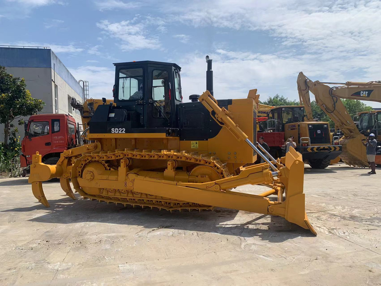 SHANTUI Bulldozer SD22, SD32 Secondhand Tracked Tactor - Bulldozer: photos 5 SHANTUI Bulldozer SD22, SD32 Secondhand Tracked Tactor - Bulldozer: photos 5