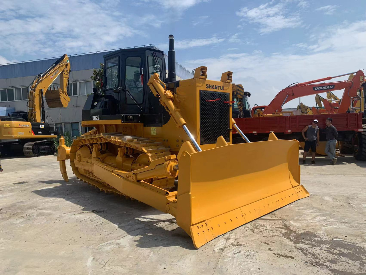 SHANTUI Bulldozer SD22, SD32 Secondhand Tracked Tactor - Bulldozer: photos 4 SHANTUI Bulldozer SD22, SD32 Secondhand Tracked Tactor - Bulldozer: photos 4