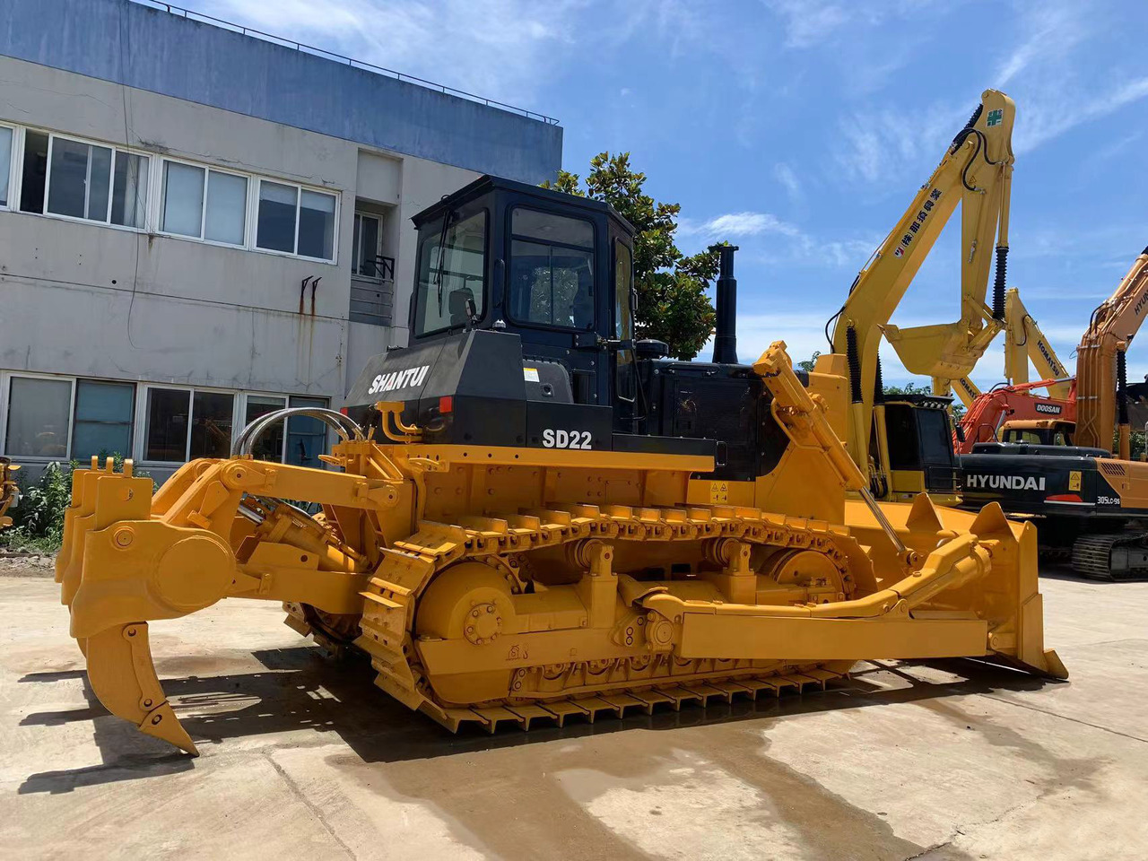 SHANTUI SD22 Bulldozer Good price on Sale - Bulldozer: photos 2 SHANTUI SD22 Bulldozer Good price on Sale - Bulldozer: photos 2