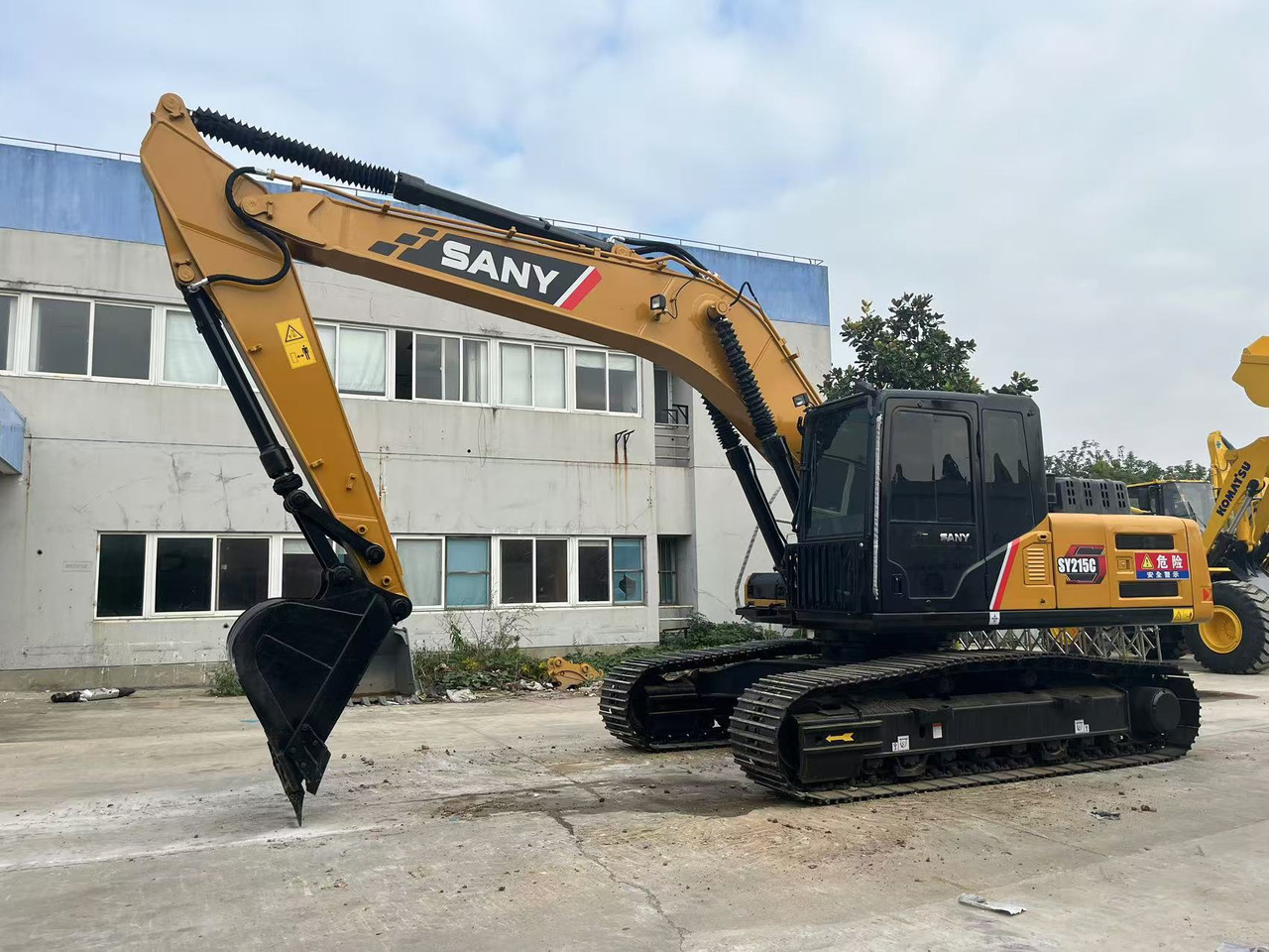 Sany SY215C Used Excavator Mitsubishi Engine - Pelle sur chenille: photos 5 Sany SY215C Used Excavator Mitsubishi Engine - Pelle sur chenille: photos 5