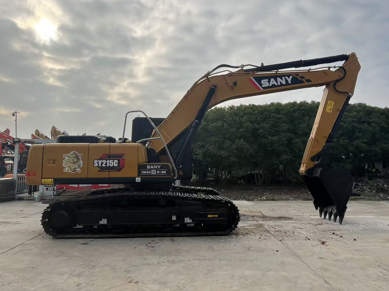 Sany SY215C Used Excavator Mitsubishi Engine - Pelle sur chenille: photos 1 Sany SY215C Used Excavator Mitsubishi Engine - Pelle sur chenille: photos 1