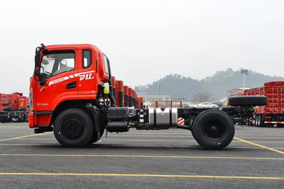 200HP Tractor Truck 4X2 Dongfeng Truck Head for Tipper - Tracteur routier: photos 1 200HP Tractor Truck 4X2 Dongfeng Truck Head for Tipper - Tracteur routier: photos 1
