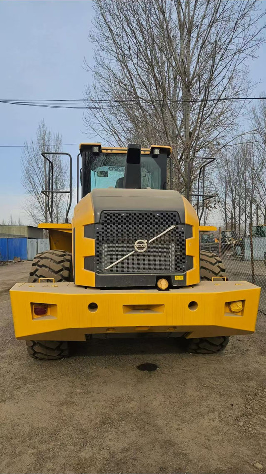 Volvo Wheel Loader L90, L105, L120, L150, L180 Good Price for Bolivia - Chargeuse sur pneus: photos 5 Volvo Wheel Loader L90, L105, L120, L150, L180 Good Price for Bolivia - Chargeuse sur pneus: photos 5