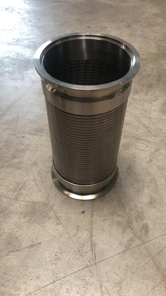 O&K RH90 Exhaust pipe 3686845 4024625 541-5498 - Tube d'echappement pour Engins de chantier: photos 2 O&K RH90 Exhaust pipe 3686845 4024625 541-5498 - Tube d'echappement pour Engins de chantier: photos 2