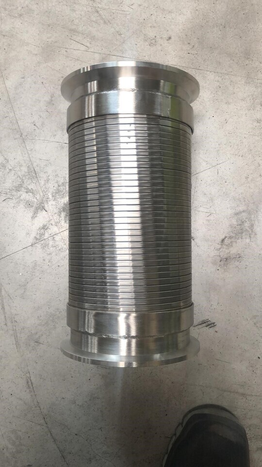 O&K RH90 Exhaust pipe 3686845 4024625 541-5498 - Tube d'echappement pour Engins de chantier: photos 1 O&K RH90 Exhaust pipe 3686845 4024625 541-5498 - Tube d'echappement pour Engins de chantier: photos 1