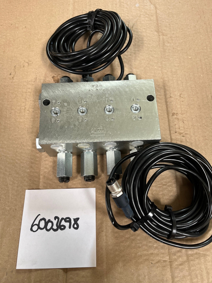 O&K Terex RH120 6030 Distributor 2168972 1466647 534-8601 6003698 4077744 483-2162 6003707 4042723 535-4452 6003699 1457645 533-8229 - Pièces de rechange: photos 3 O&K Terex RH120 6030 Distributor 2168972 1466647 534-8601 6003698 4077744 483-2162 6003707 4042723 535-4452 6003699 1457645 533-8229 - Pièces de rechange: photos 3