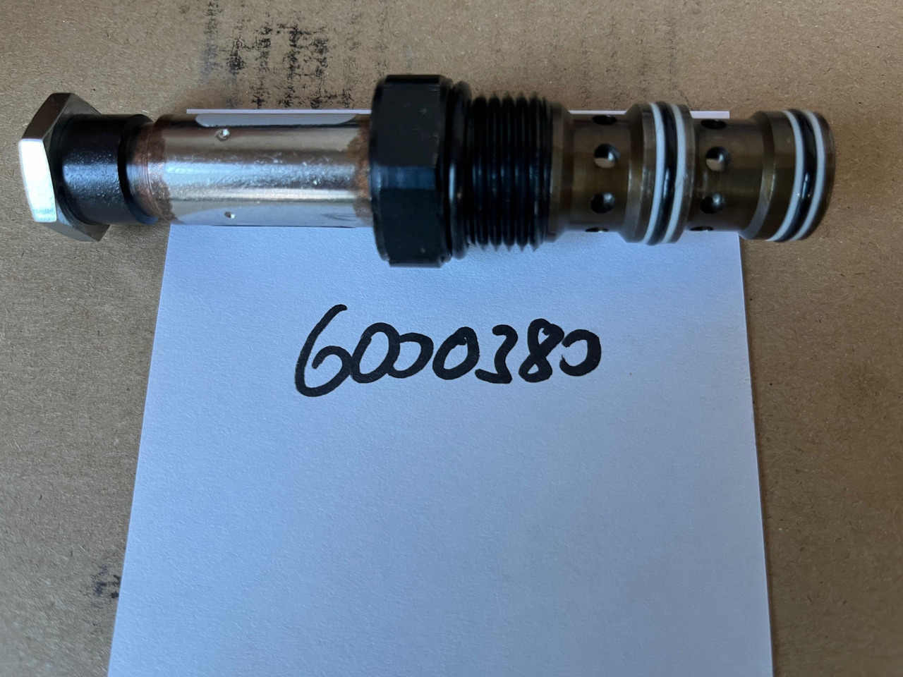 O&K Terex Valve 6000380 1455218 533-7208 - Pièces de rechange pour Pelle: photos 1 O&K Terex Valve 6000380 1455218 533-7208 - Pièces de rechange pour Pelle: photos 1