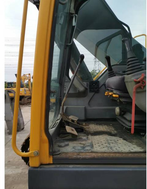 Pelle sur chenille 2016 Volvo EC240BLC: photos 14