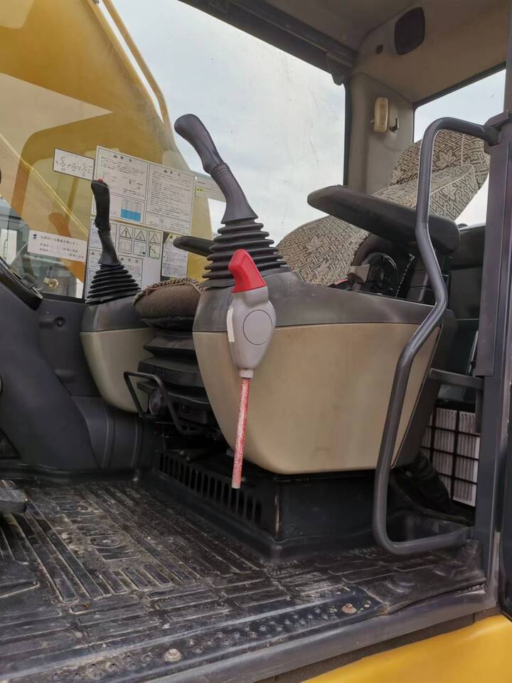 Pelle sur chenille Komatsu PC200-8: photos 14