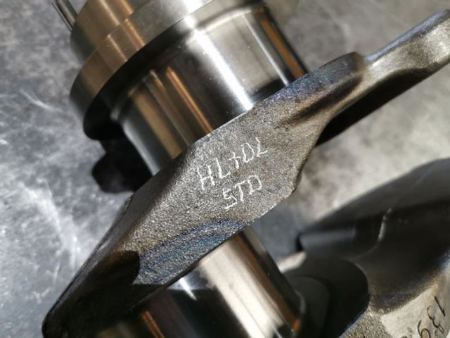 Liebherr Crankshaft D934L - Vilebrequin: photos 3 Liebherr Crankshaft D934L - Vilebrequin: photos 3