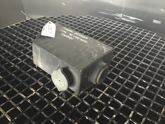 Liebherr Equalizing Reservoir - Vase d'expansion: photos 2 Liebherr Equalizing Reservoir - Vase d'expansion: photos 2